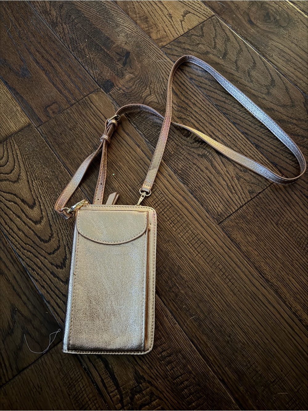 Antik Kraft Metallic Gold Crossbody Phone Purse